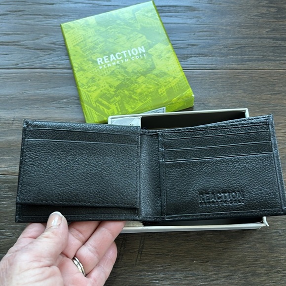 Reaction Kenneth Cole Black Genuine Leather Wallet/card/bill/ID holder,slim fit - Picture 3 of 7